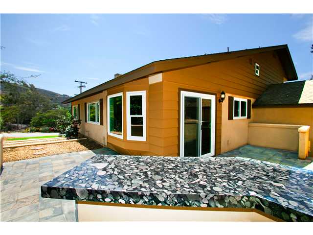 1738 Elevado Road Vista, CA 92084 - Photo 20 of 25