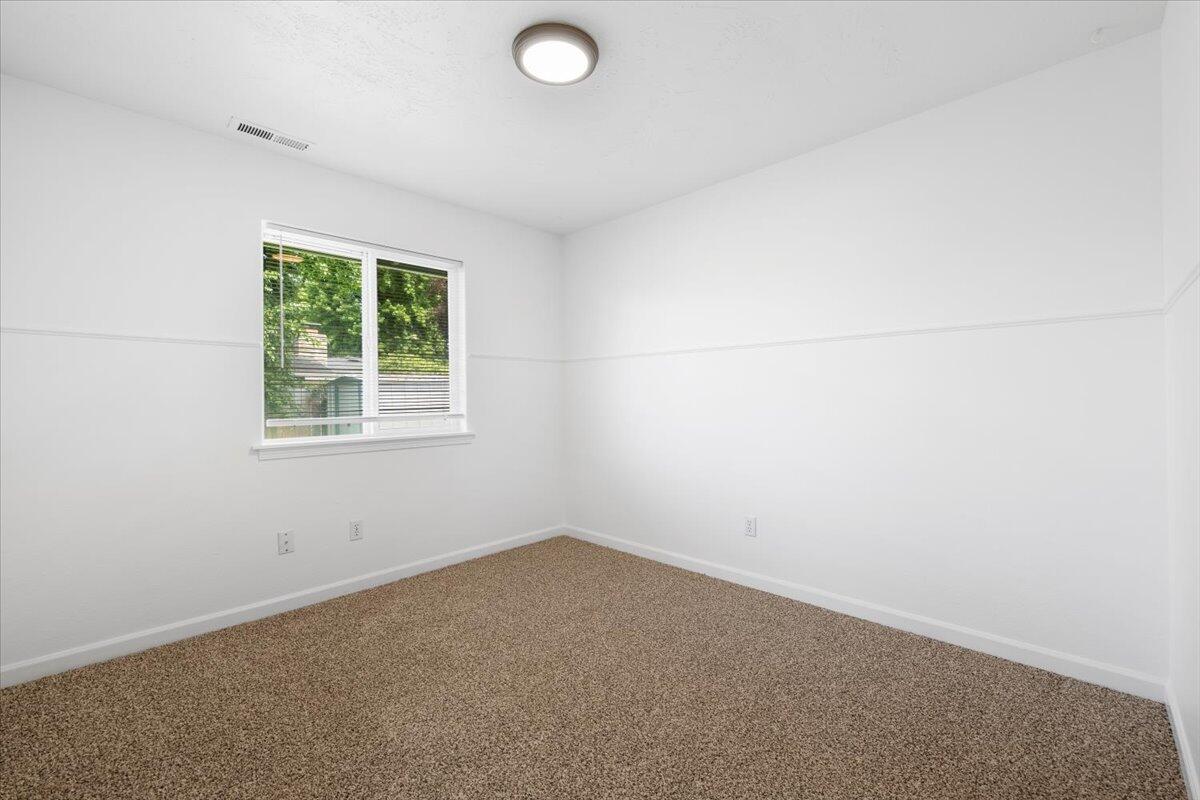 419 Mace Road Medford, OR 97501 - Photo 16 of 28 19-D9A8640