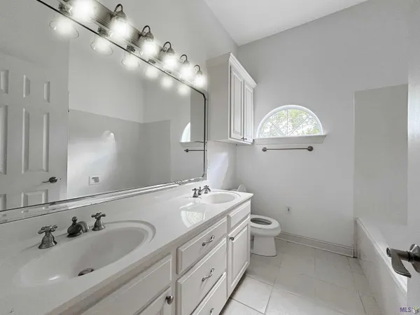 $799,000 | 8180 Beechwood Drive, Denham Springs, LA 70706