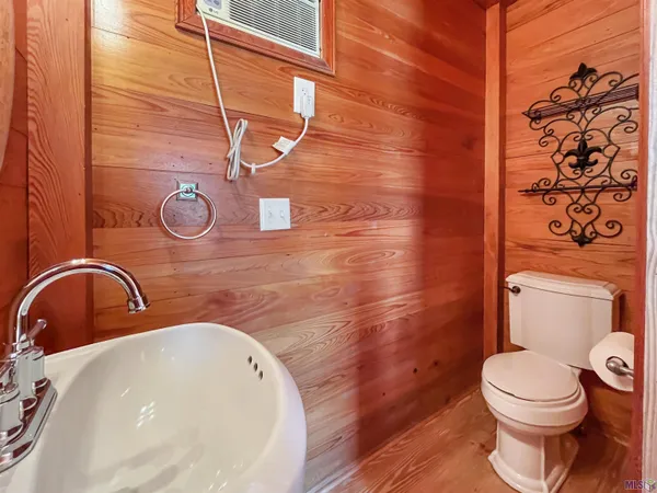 $799,000 | 8180 Beechwood Drive, Denham Springs, LA 70706