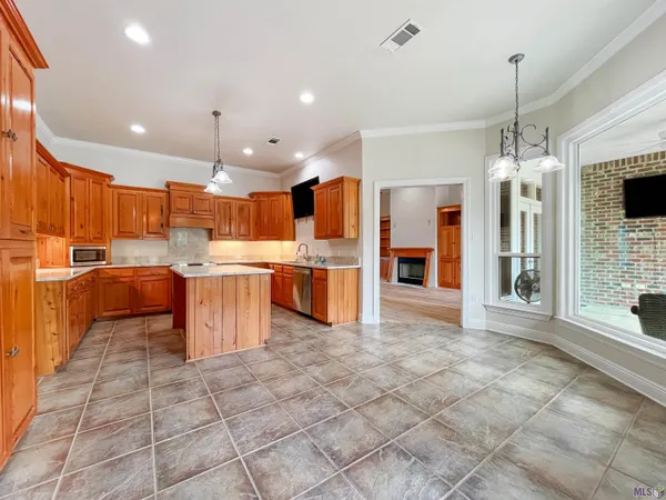 $799,000 | 8180 Beechwood Drive, Denham Springs, LA 70706