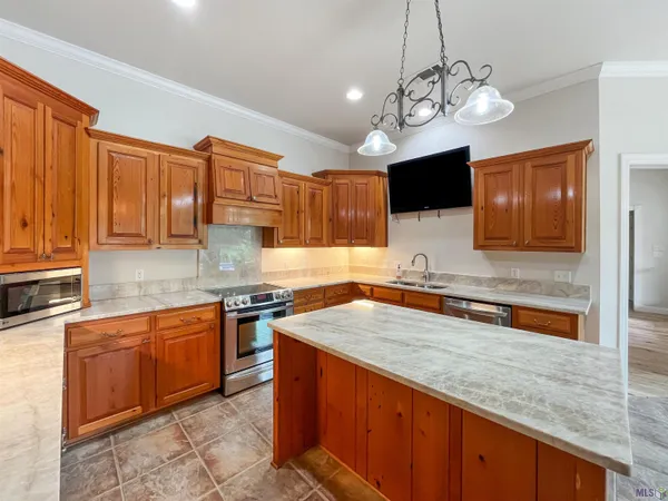 $799,000 | 8180 Beechwood Drive, Denham Springs, LA 70706