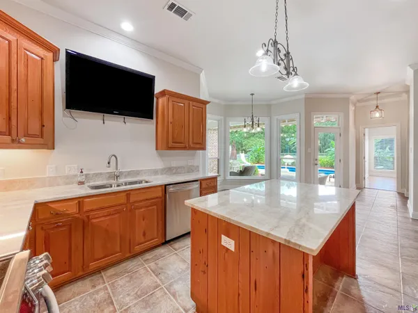 $799,000 | 8180 Beechwood Drive, Denham Springs, LA 70706