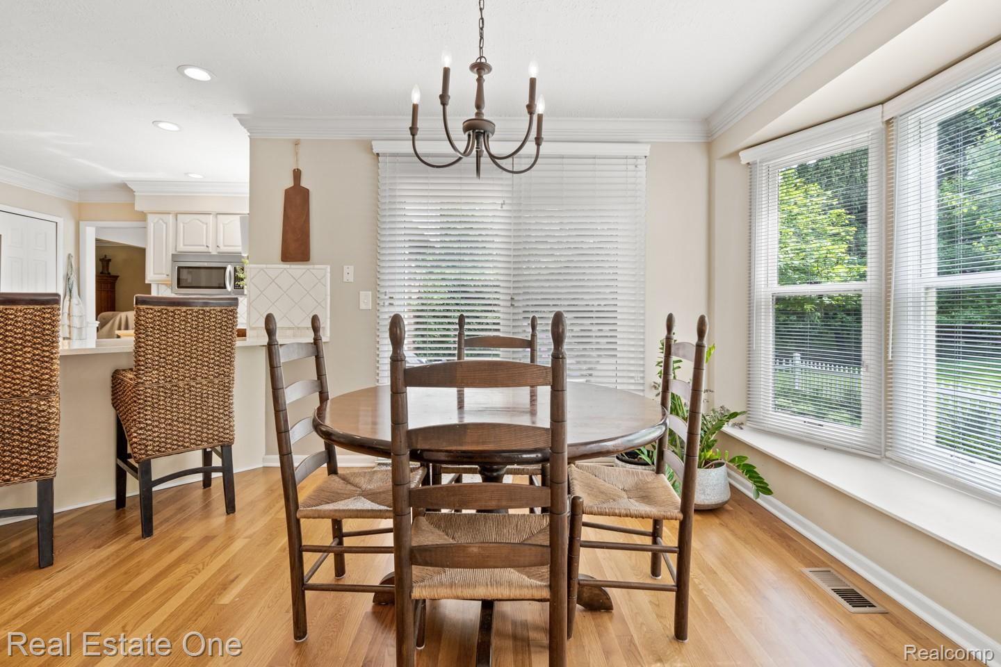 1081 Hathaway Rising Rochester, MI 48306 - Photo 13 of 43 DSC04842.jpg