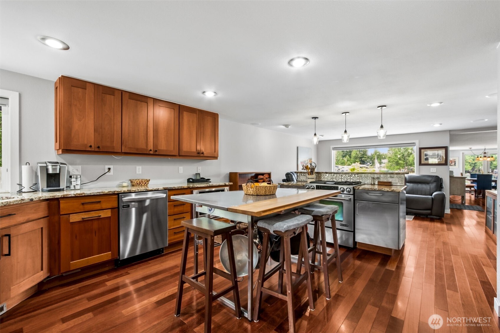 21702 Southeast 262nd Place Maple Valley, WA 98038 - Photo 15 of 40