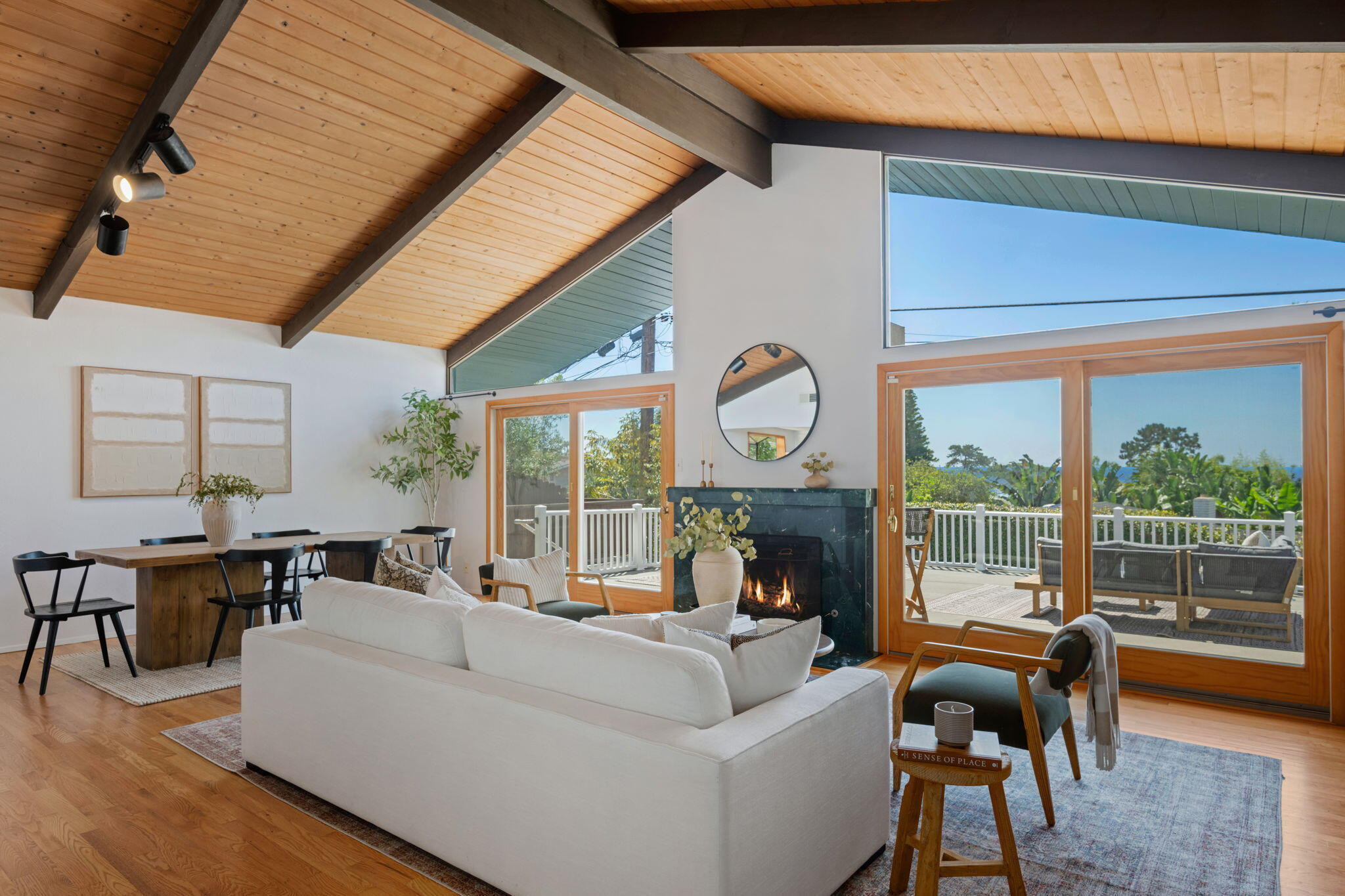 1749 La Coronilla Drive Santa Barbara, CA 93109 - Photo 3 of 40 Living