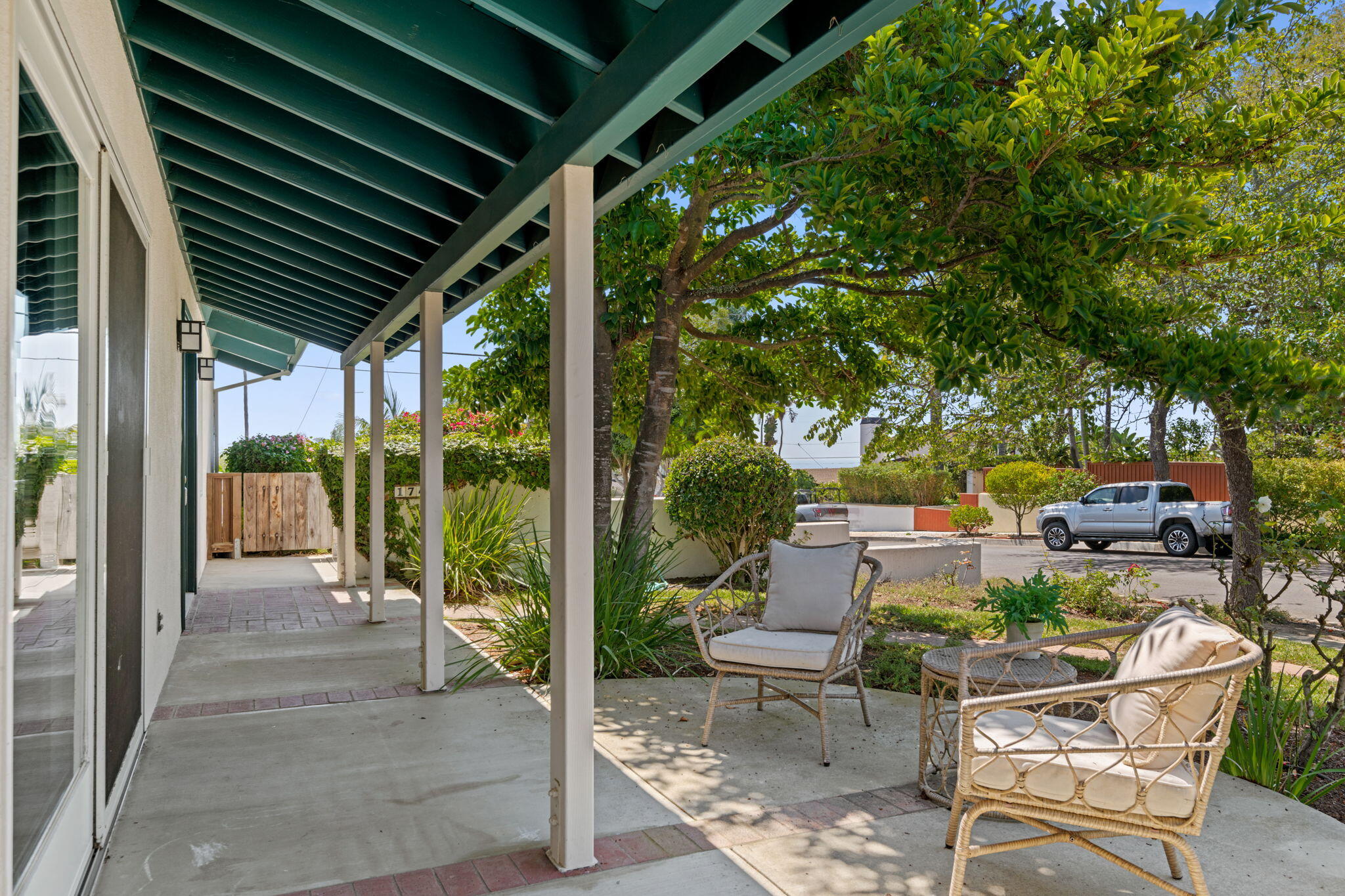 1749 La Coronilla Drive Santa Barbara, CA 93109 - Photo 34 of 40 Walkway