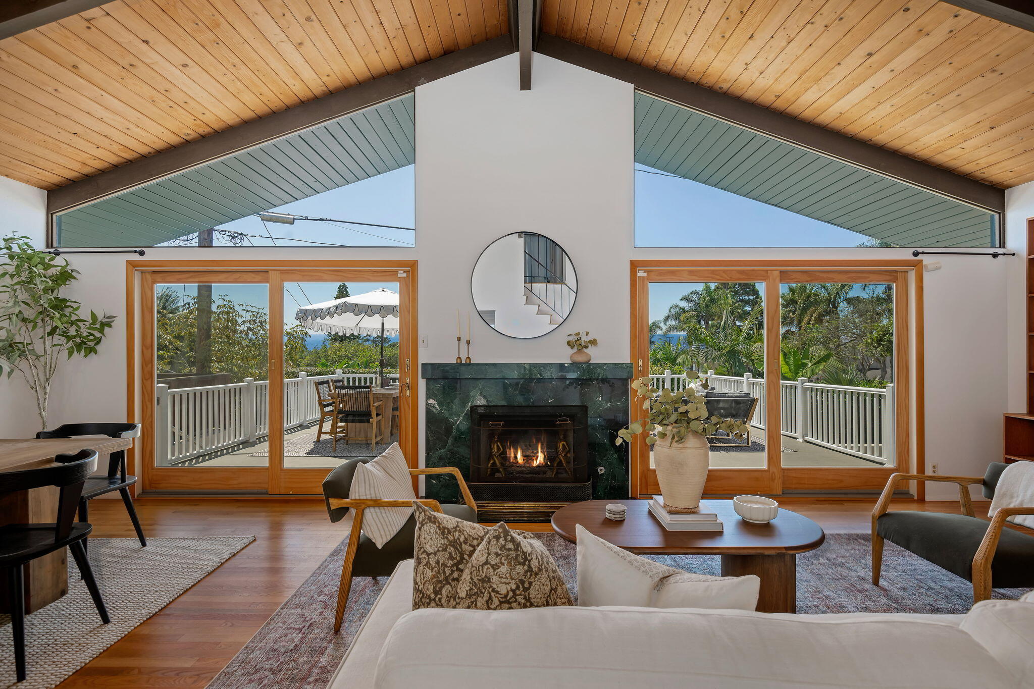 1749 La Coronilla Drive Santa Barbara, CA 93109 - Photo 4 of 40 Living