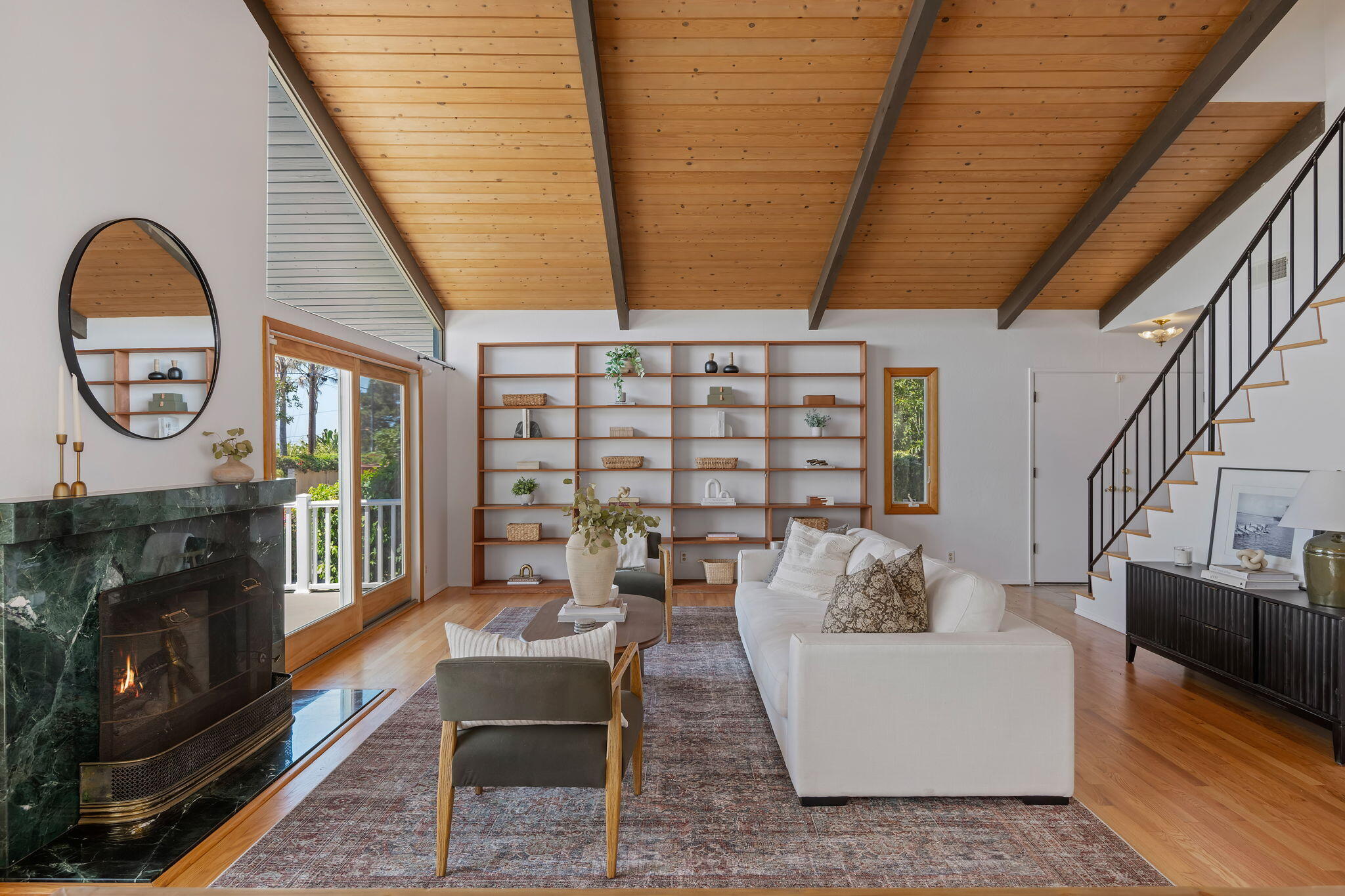 1749 La Coronilla Drive Santa Barbara, CA 93109 - Photo 7 of 40 Living