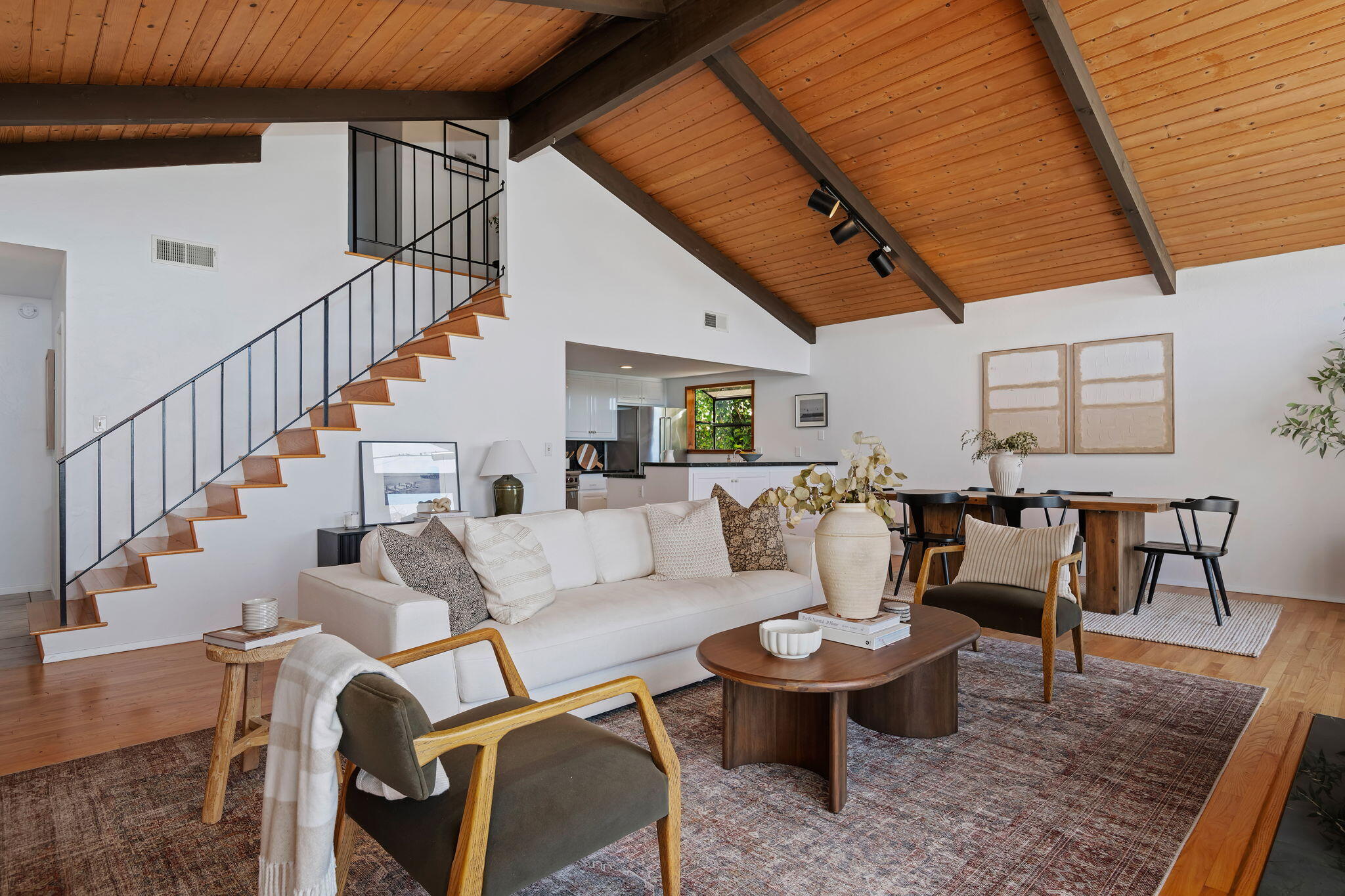 1749 La Coronilla Drive Santa Barbara, CA 93109 - Photo 8 of 40 Living