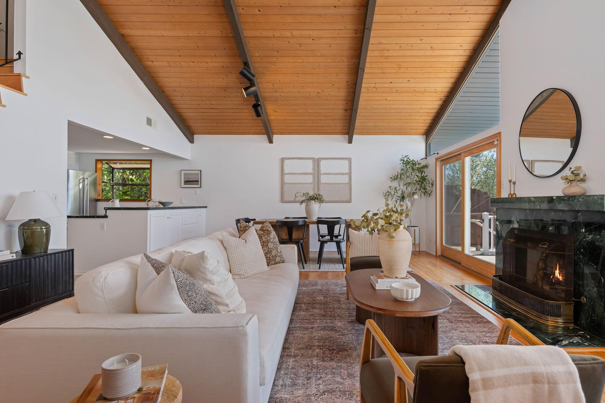 1749 La Coronilla Drive Santa Barbara, CA 93109 - Photo 9 of 40 Living