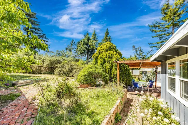$1,099,000 | 3590 Burnside Road, Sebastopol, CA 95472