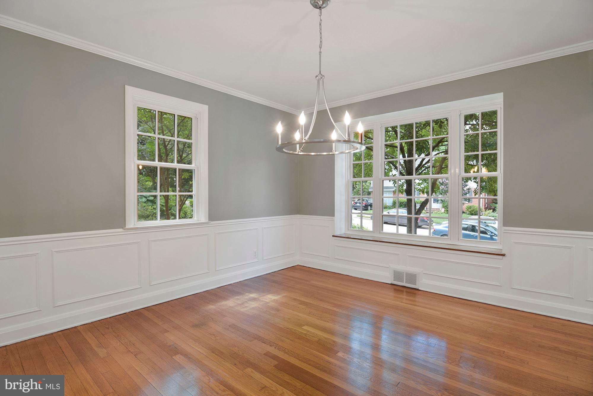 527 Yarmouth Road Towson, MD 21286 - Photo 21 of 61 bay window and window box seat from the dining rm