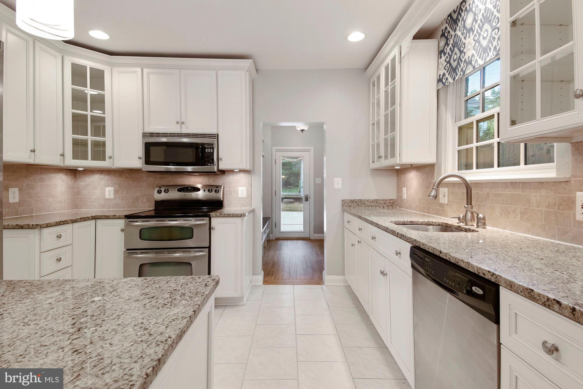 527 Yarmouth Road Towson, MD 21286 - Photo 23 of 61 marble countertops and stainless steel appliances