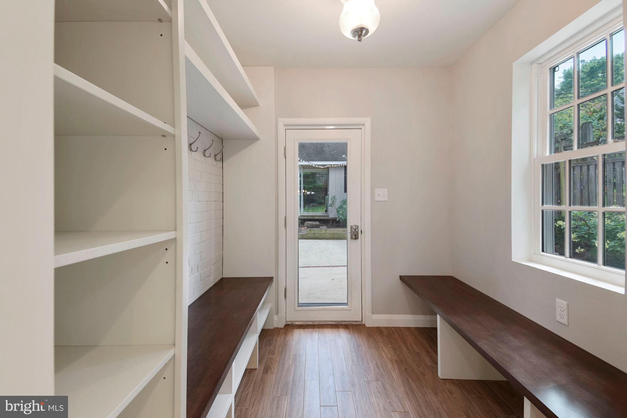 527 Yarmouth Road Towson, MD 21286 - Photo 27 of 61 Mud room benches and built-ins