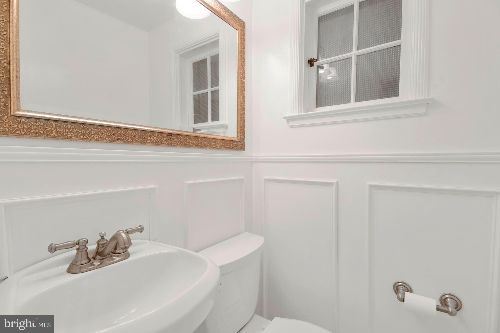 527 Yarmouth Road Towson, MD 21286 - Photo 29 of 61 Downstairs half-bath
