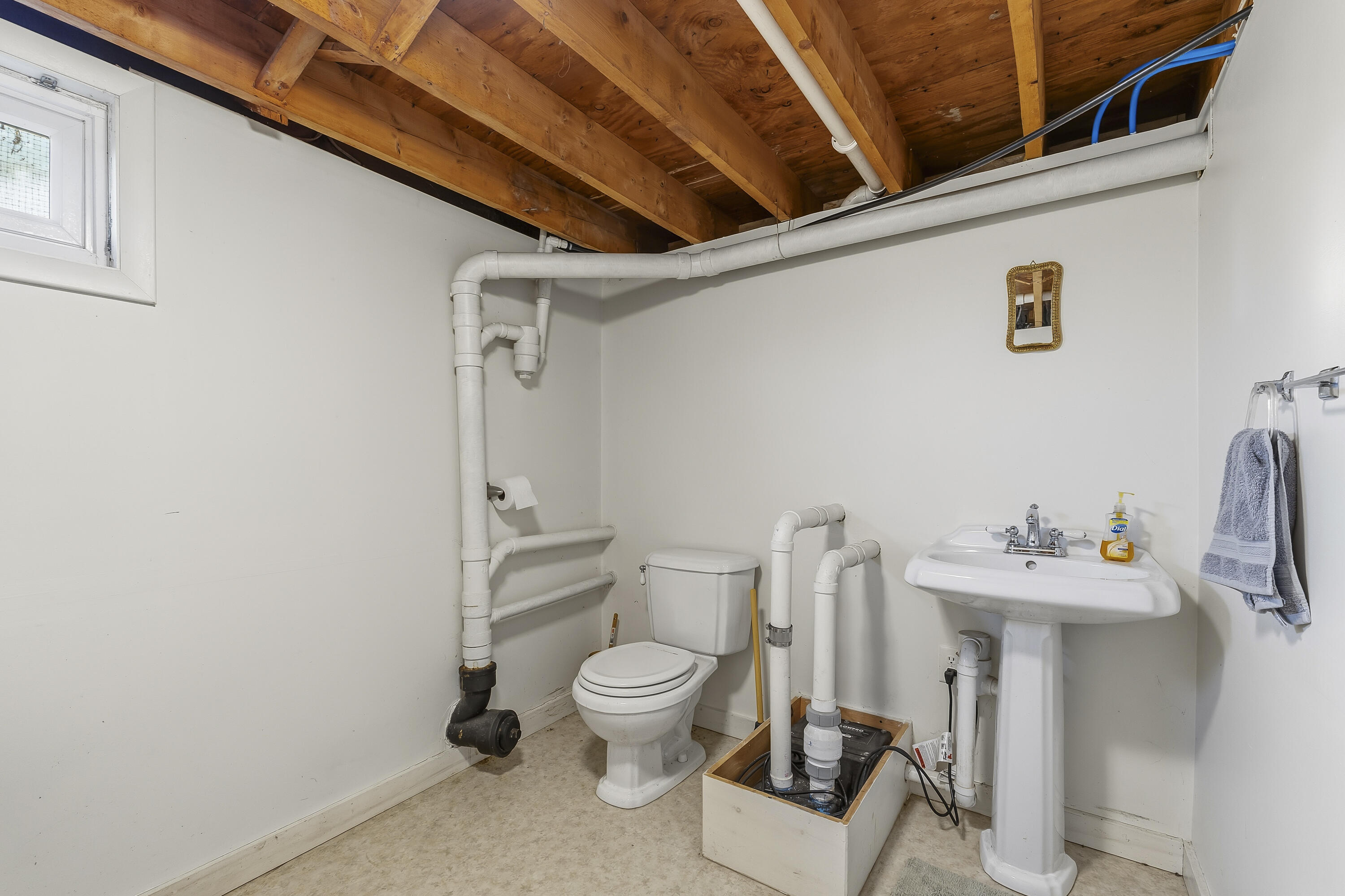 44 King Road Lisbon, ME 04250 - Photo 32 of 69 photos_high_resolution_44_King_Rd132