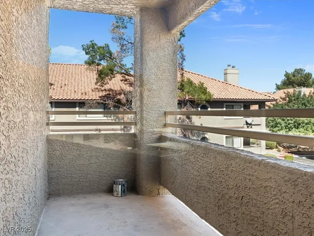 $1,495 | 5052 South Rainbow Boulevard, Unit 201, Las Vegas, NV 89118