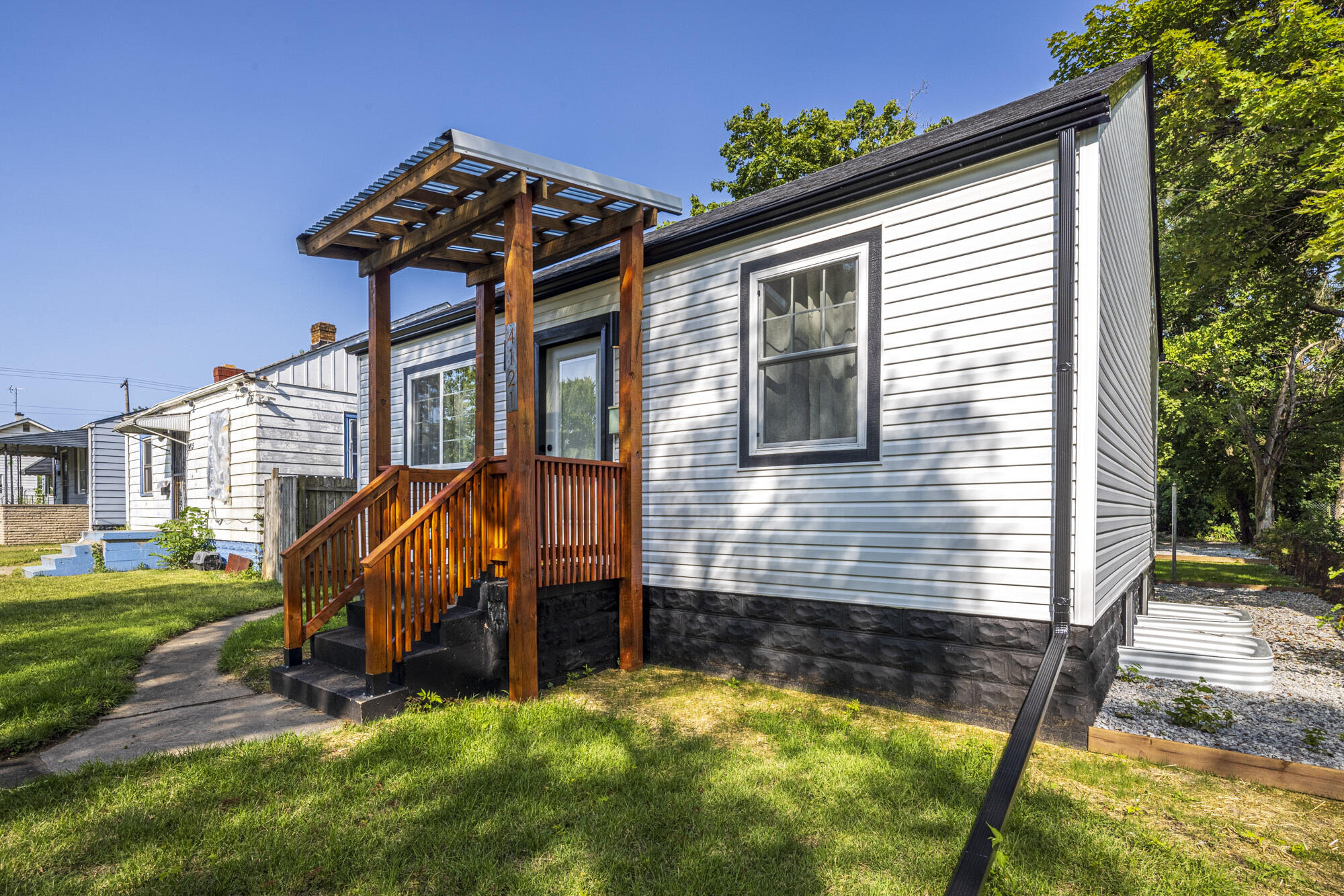 4121 Harrison Street Gary, IN 46408 - Photo 28 of 36 2000x1334