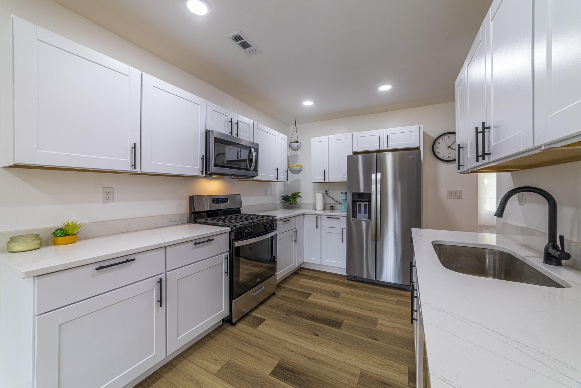 4121 Harrison Street Gary, IN 46408 - Photo 5 of 36 2000x1334