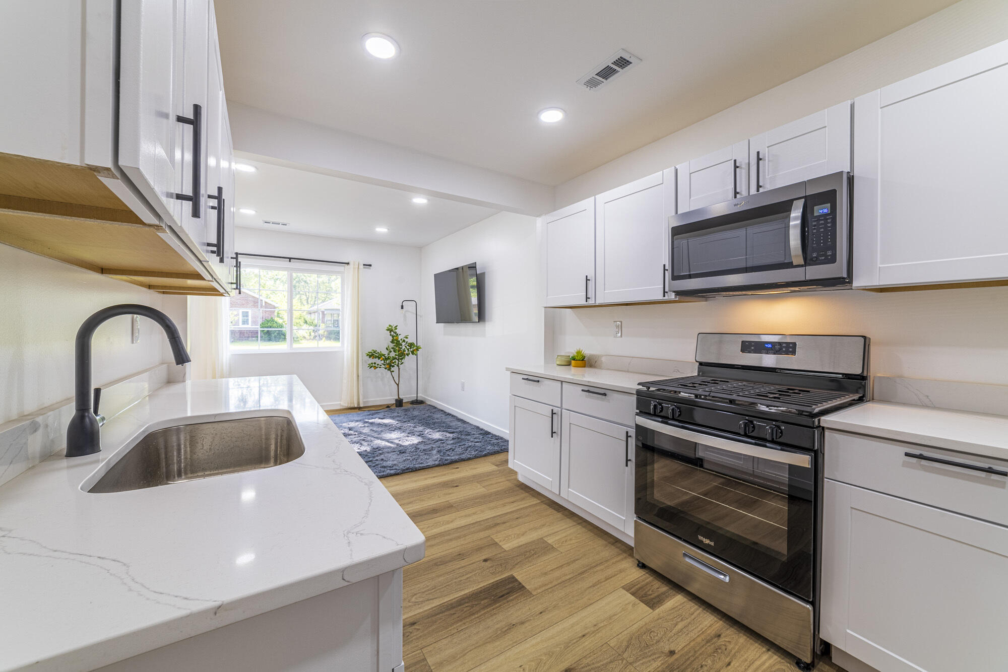 4121 Harrison Street Gary, IN 46408 - Photo 9 of 36 2000x1334