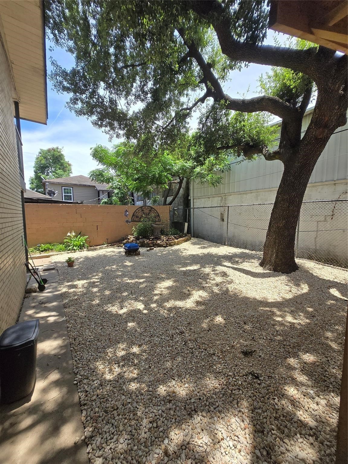 3910 Dallas Street, Unit 3 Houston, TX 77023 - Photo 8 of 8 a view of a yard