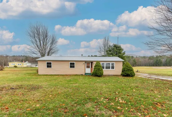 $295,000 | 2276 County Road, Haverhill, NH 03774