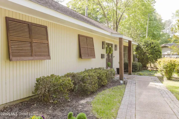 $262,500 | 5247 Suffolk Circle, Jackson, MS 39211