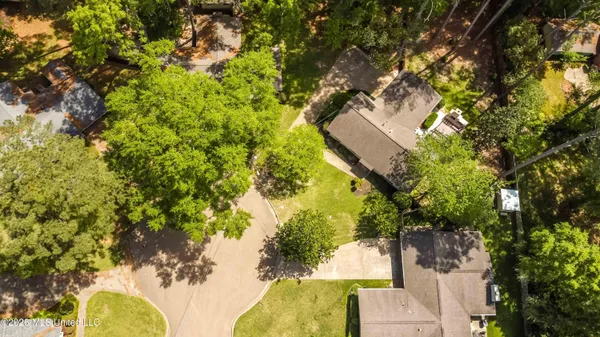 $262,500 | 5247 Suffolk Circle, Jackson, MS 39211