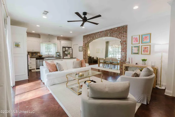 $262,500 | 5247 Suffolk Circle, Jackson, MS 39211