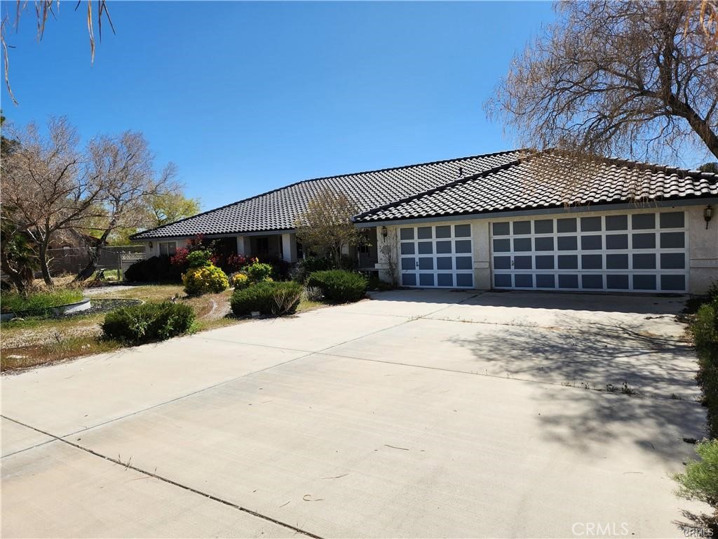 19345 Oneida Road Apple Valley, CA 92307 - Photo 1 of 17
