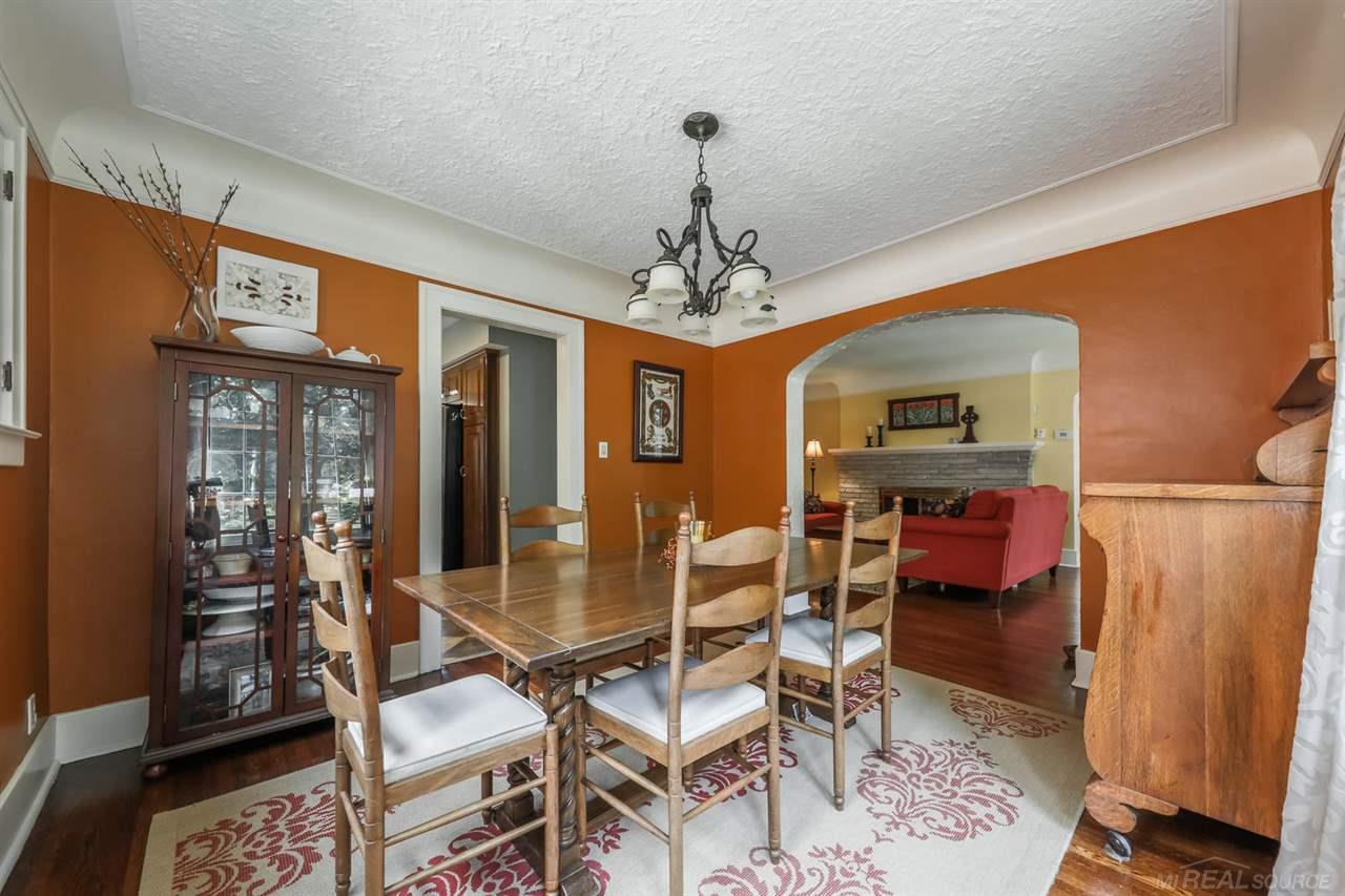 932 Lincoln Road Grosse Pointe, MI 48230 - Photo 12 of 40 31363857-11.JPG