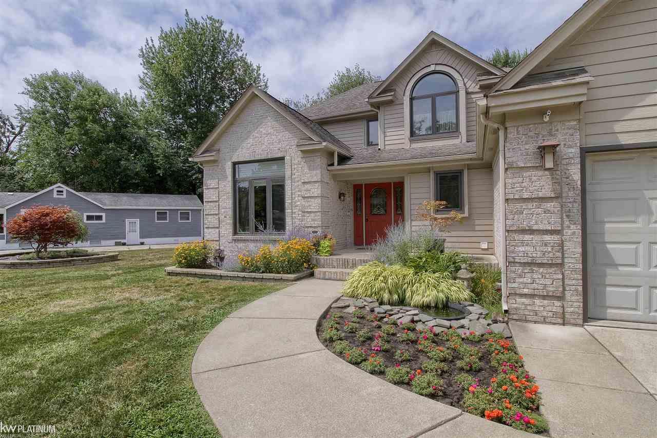 37555 Townhall Street Harrison Township, MI 48045 - Photo 2 of 34 31391089-1.JPG