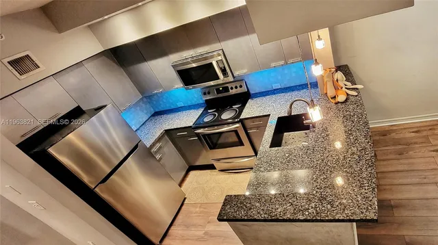 $2,650 | 2891 Northeast 185th Street, Unit 1002, Aventura, FL 33180