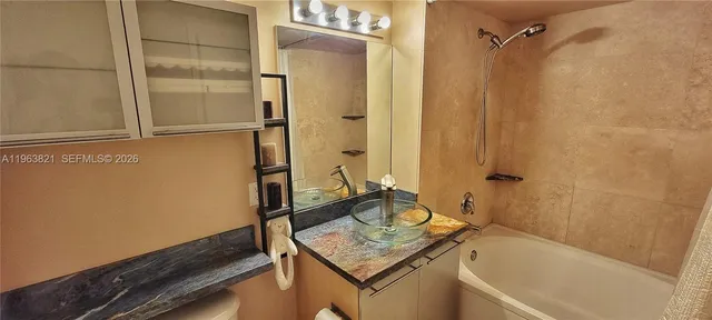 $2,650 | 2891 Northeast 185th Street, Unit 1002, Aventura, FL 33180