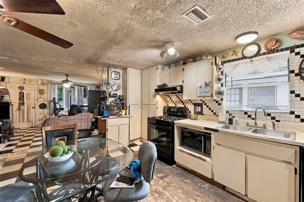 7051 Washington Street New Port Richey, FL 34652 - Photo 12 of 55 Gallery Image 12