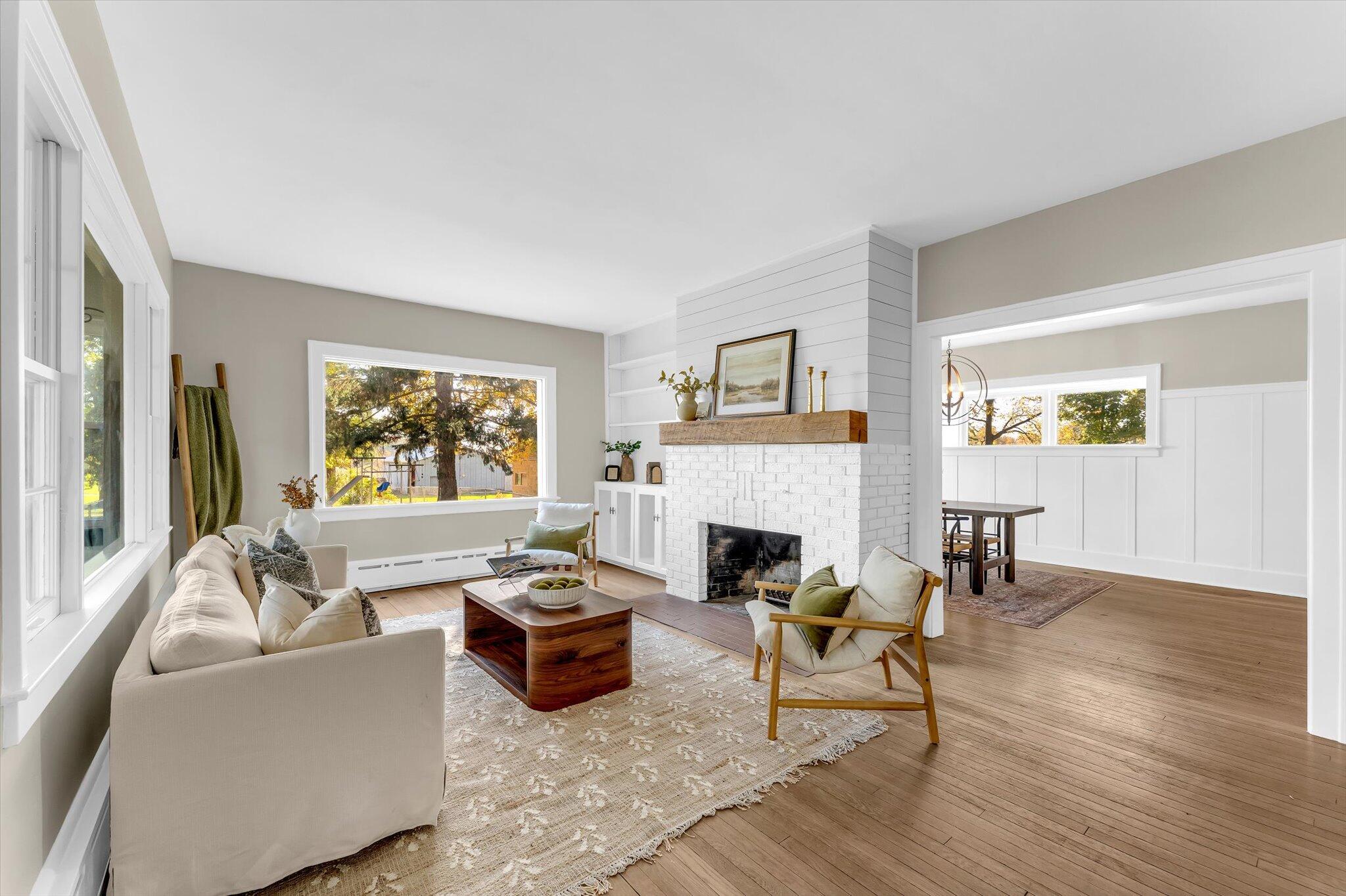 4391 Fruit Ridge Avenue Northwest Grand Rapids, MI 49544 - Photo 28 of 70 Living Room