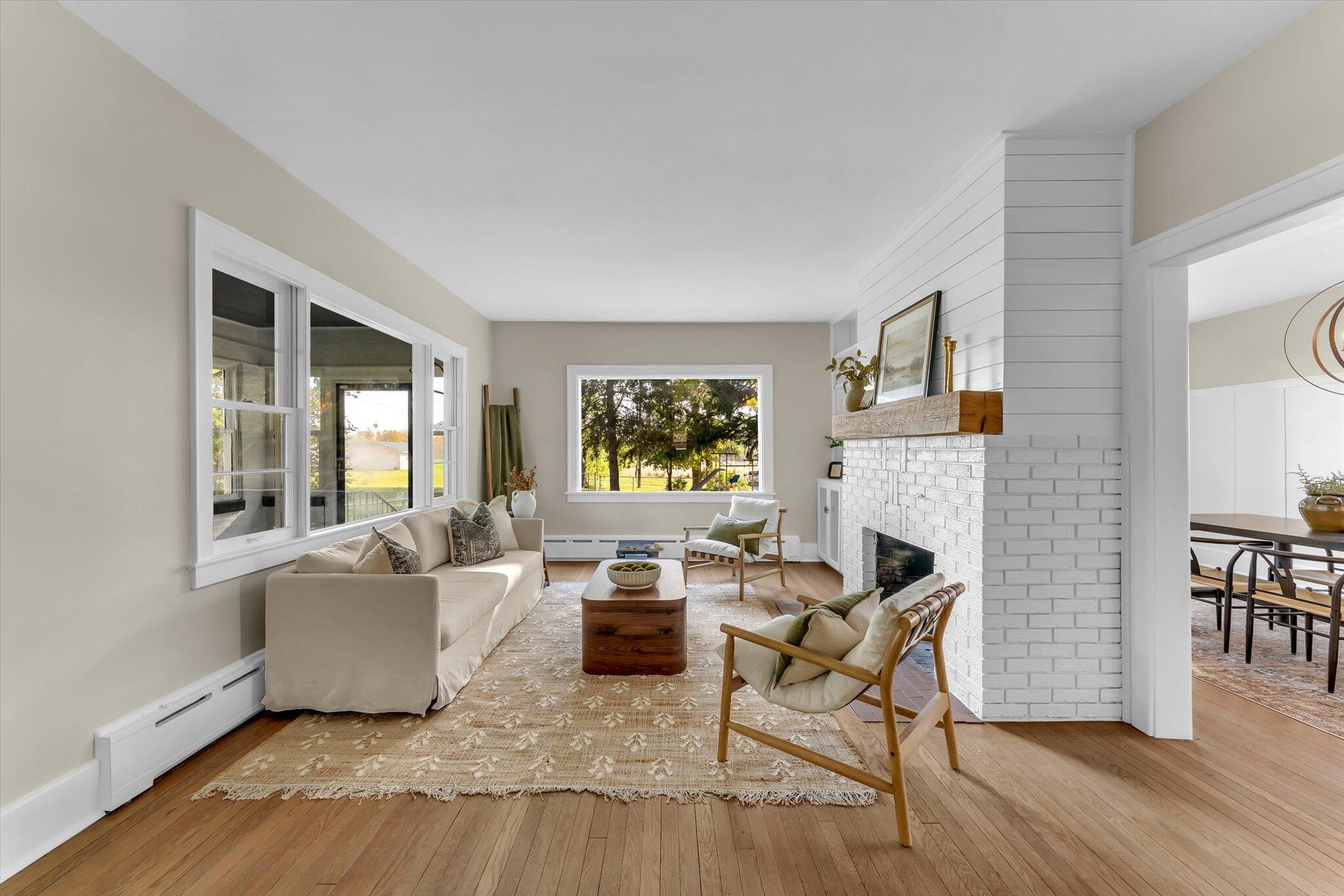 4391 Fruit Ridge Avenue Northwest Grand Rapids, MI 49544 - Photo 29 of 70 Living Room