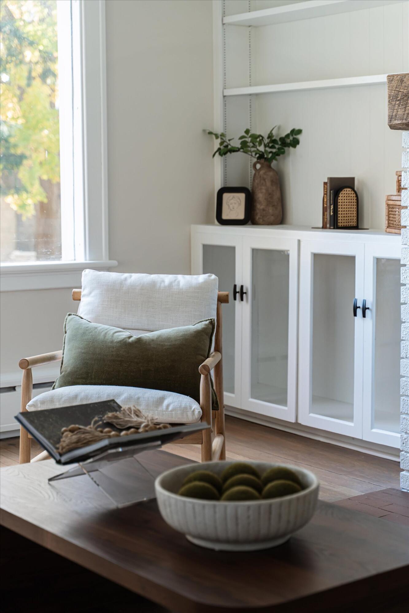 4391 Fruit Ridge Avenue Northwest Grand Rapids, MI 49544 - Photo 30 of 70 Living Room