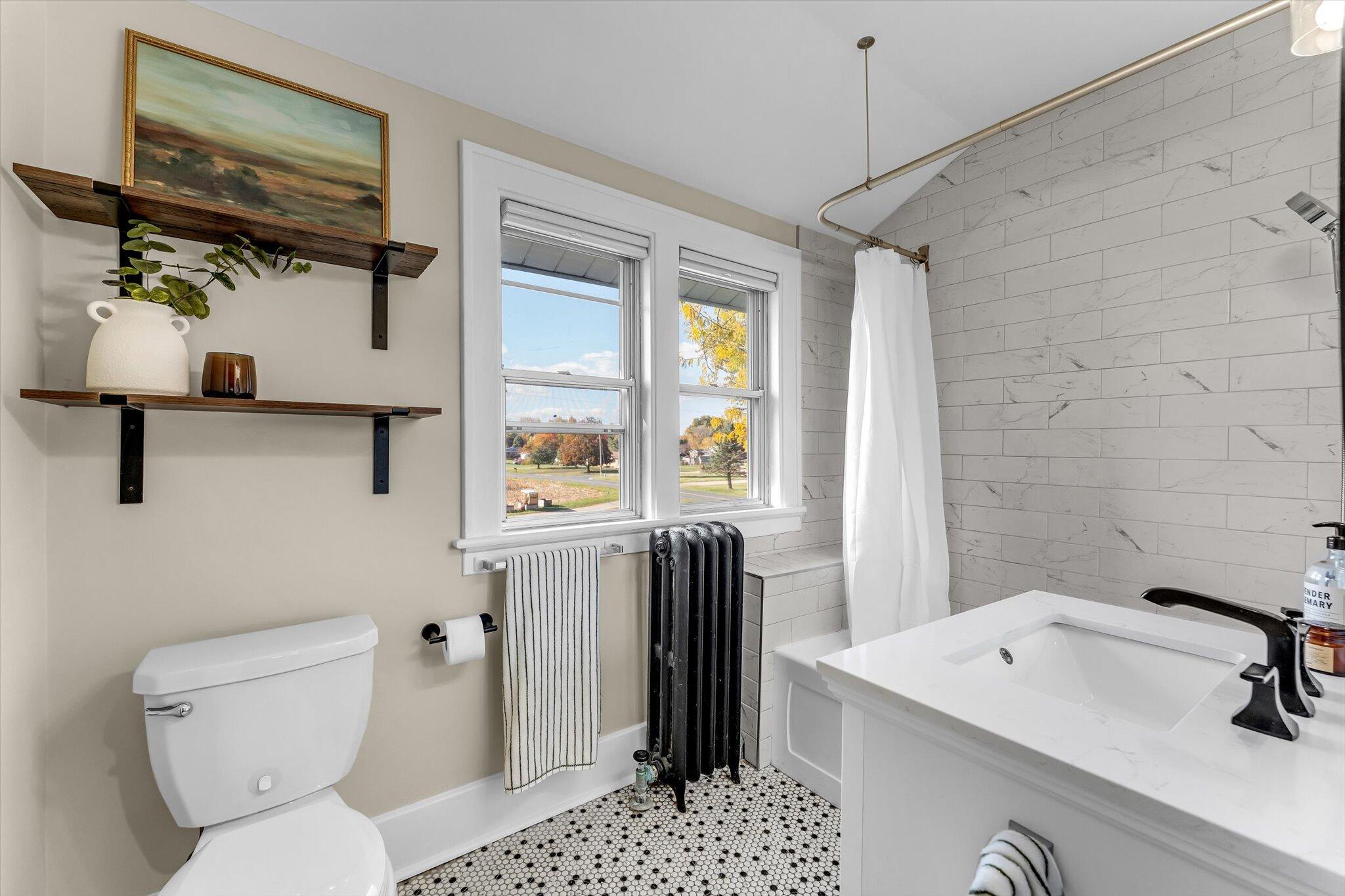 4391 Fruit Ridge Avenue Northwest Grand Rapids, MI 49544 - Photo 46 of 70 Full Bathroom