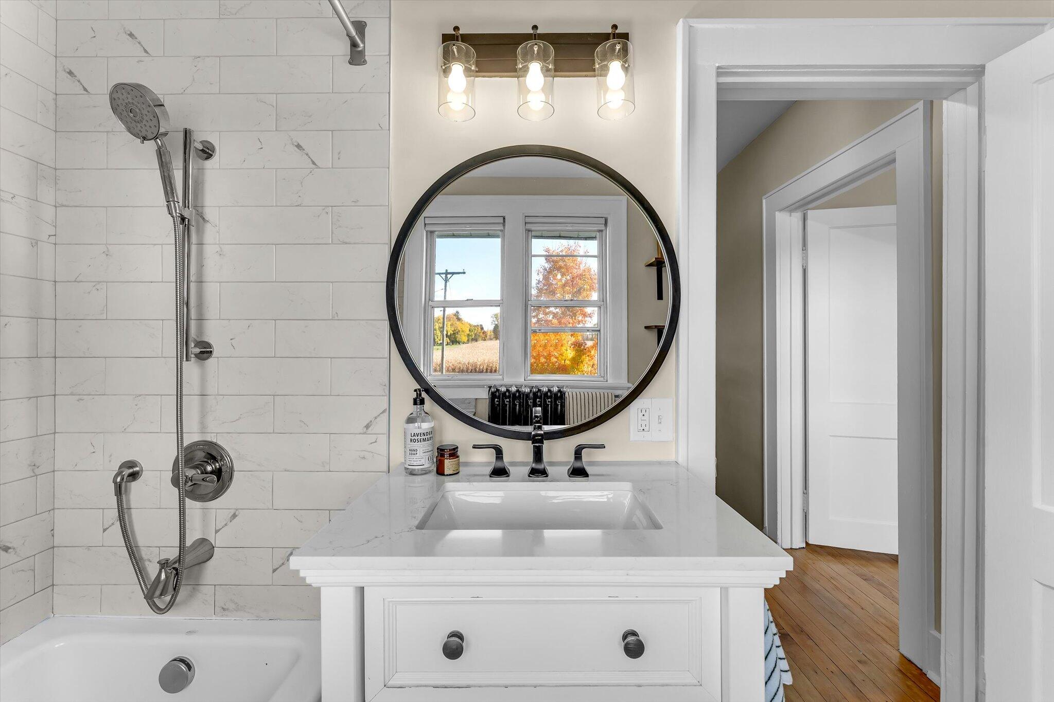 4391 Fruit Ridge Avenue Northwest Grand Rapids, MI 49544 - Photo 48 of 70 Full Bathroom