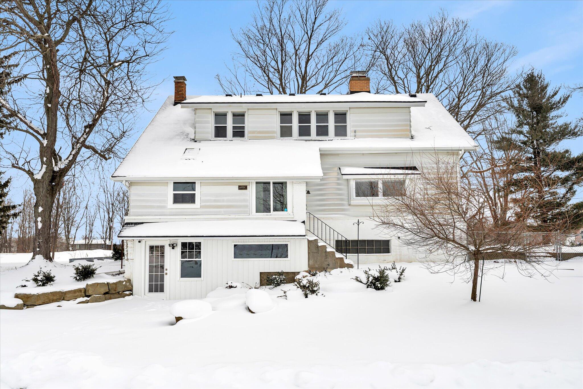 4391 Fruit Ridge Avenue Northwest Grand Rapids, MI 49544 - Photo 5 of 70 Front of Home