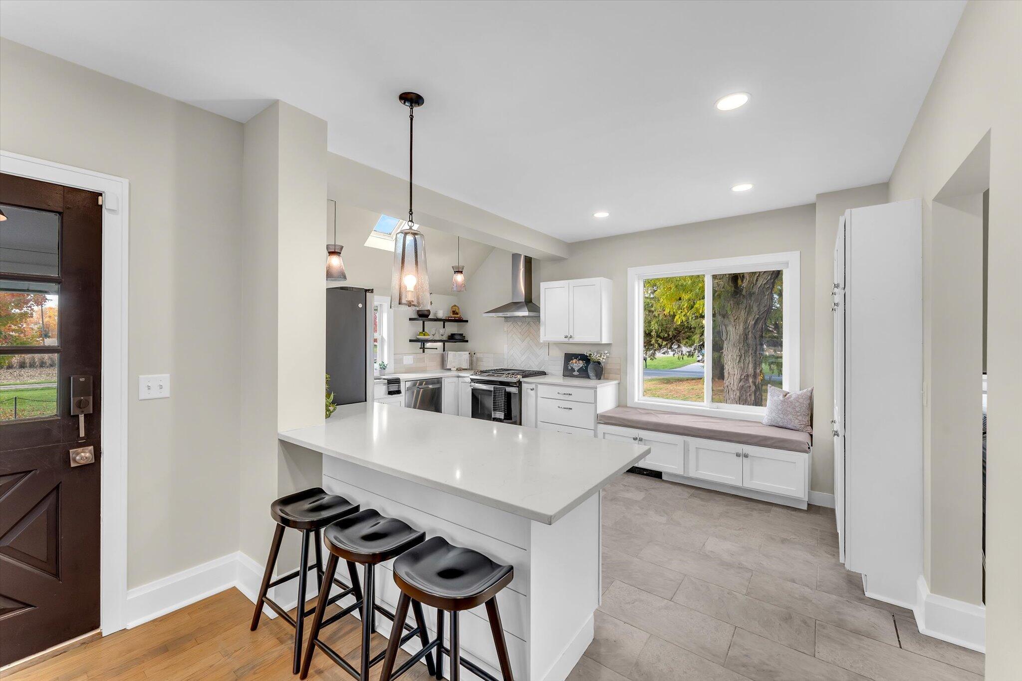 4391 Fruit Ridge Avenue Northwest Grand Rapids, MI 49544 - Photo 9 of 70 Kitchen