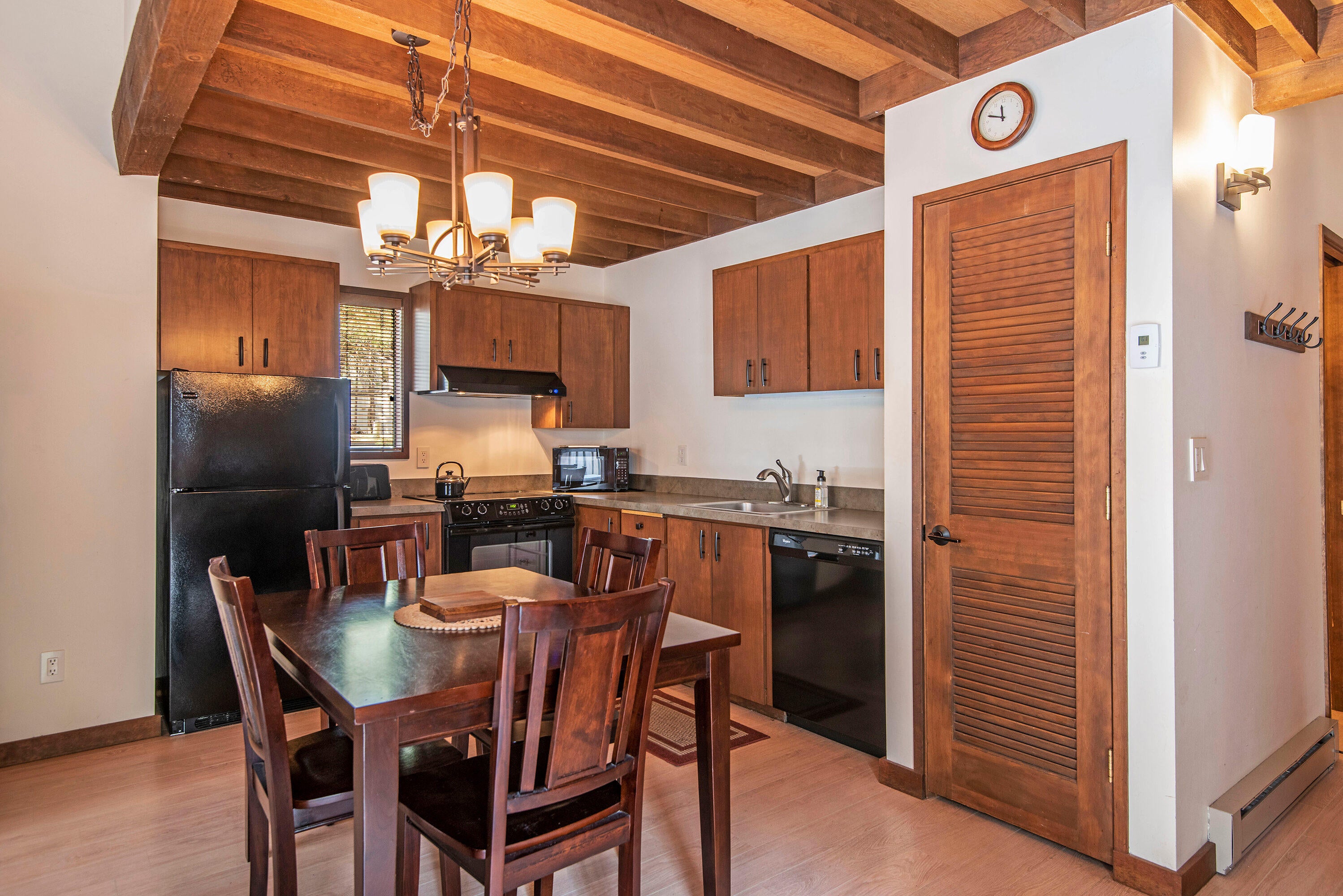 13583 Nine Bark, Unit RC18 Black Butte Ranch, OR 97759 - Photo 7 of 23 8