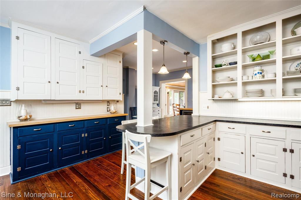 1114 Berkshire Road Grosse Pointe Park, MI 48230 - Photo 13 of 49