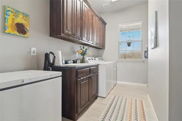 $750,000 | 82 Forest Hills Circle, Gunter, TX 75058