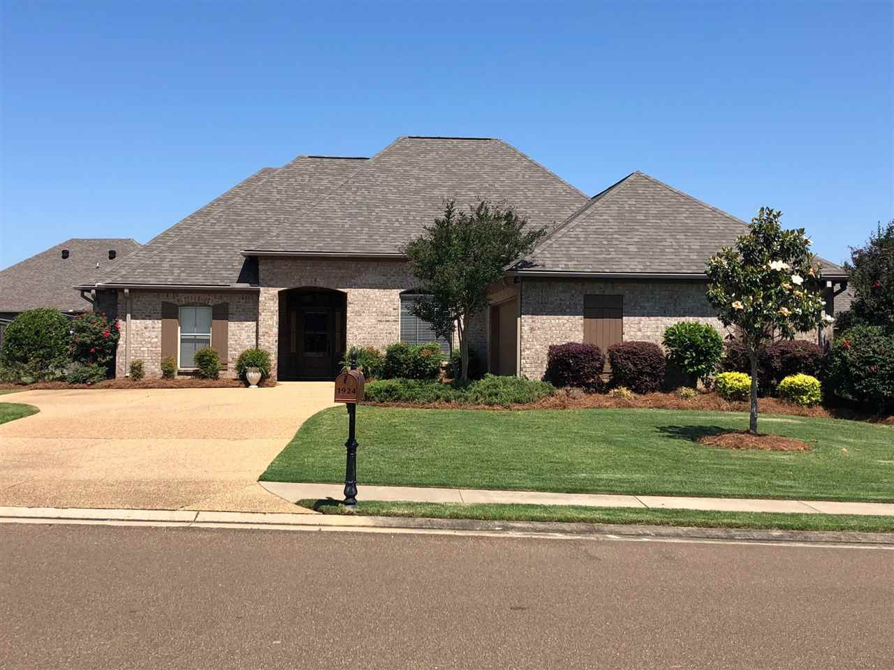 1924 East Ridge Circle Madison, MS 39110 - Photo 1 of 26 Beautiful Curb Appeal