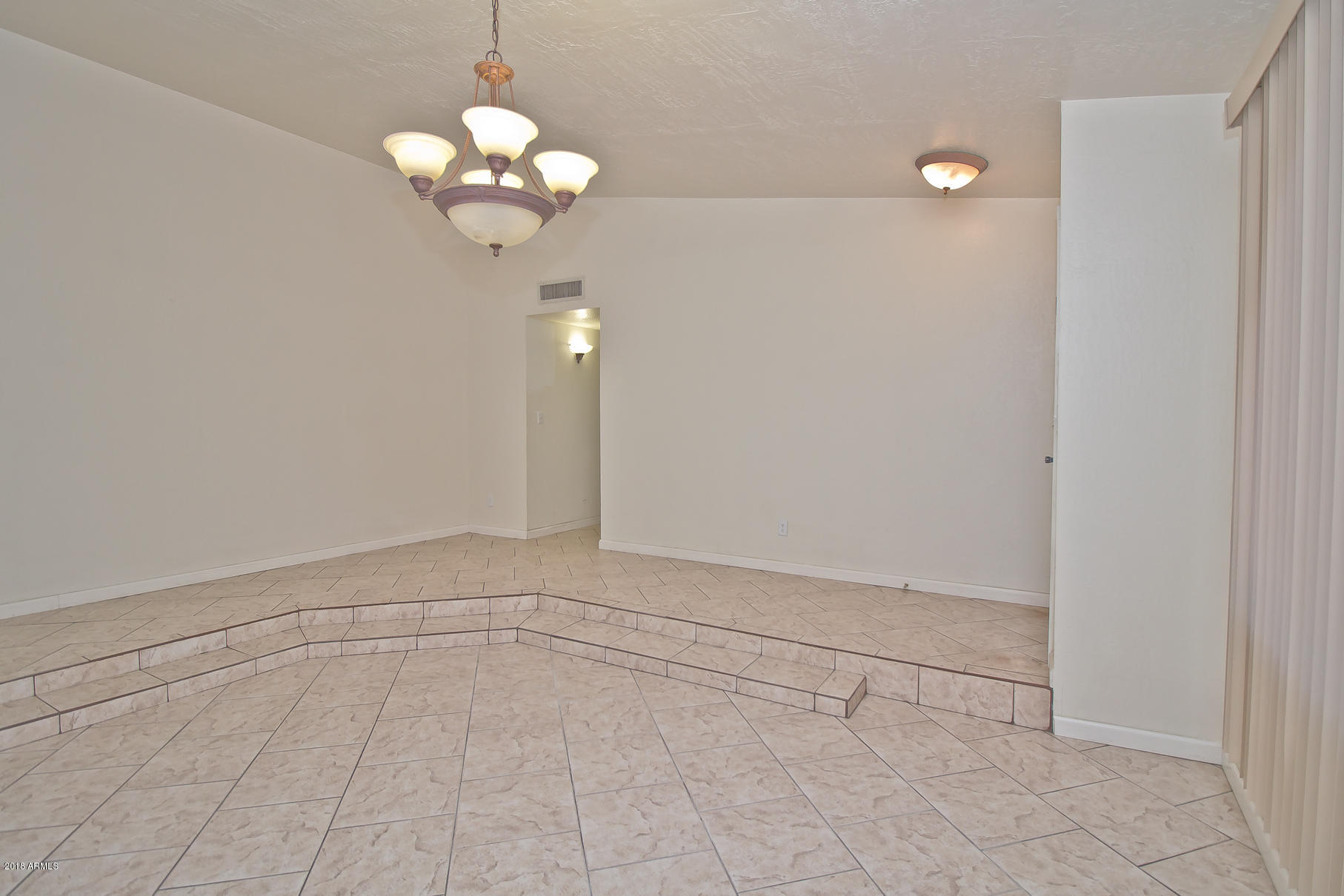 533 East Deepdale Road Phoenix, AZ 85022 - Photo 8 of 28 14