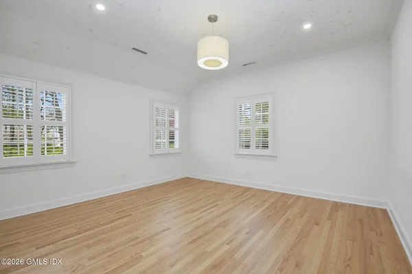 $4,950,000 | 40 Ridgeview Avenue, Greenwich, CT 06830