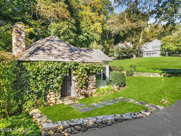 $4,950,000 | 40 Ridgeview Avenue, Greenwich, CT 06830